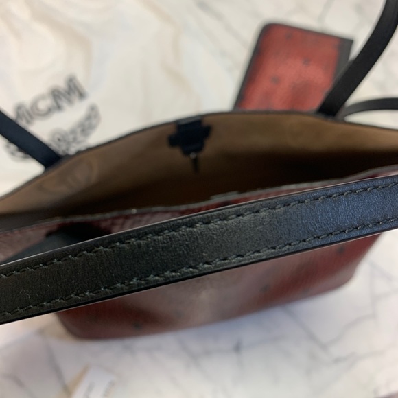 MCM Small Metallic Project Tote Set - Picture 5 of 8